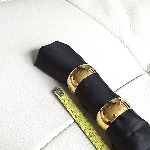 Two pairs of Vintage Gold Coloured Earings - Picture 2 of 3